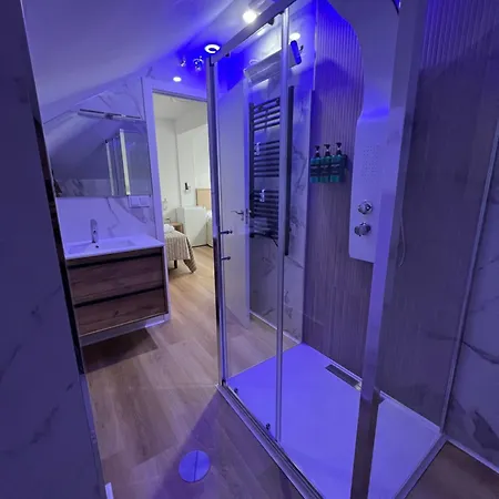 Castillo Deluxe Homestay *