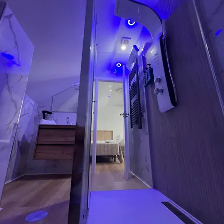 Castillo Deluxe Homestay *