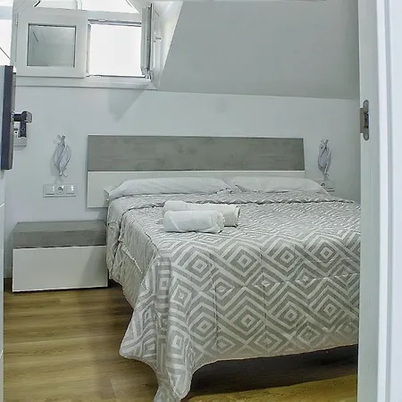 Castillo Deluxe Homestay *